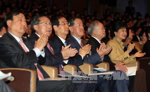 Südkorea ermittelt hinsichtlich Sitzung von Präsidentin Park Geun-hye mit Leitern großer Konzerne - ảnh 1